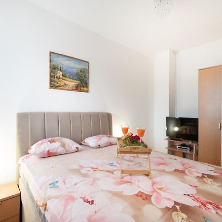 Apartments Milic - One Bedroom Apartment With Sea View And Terrace Gornji Karin Exterior foto