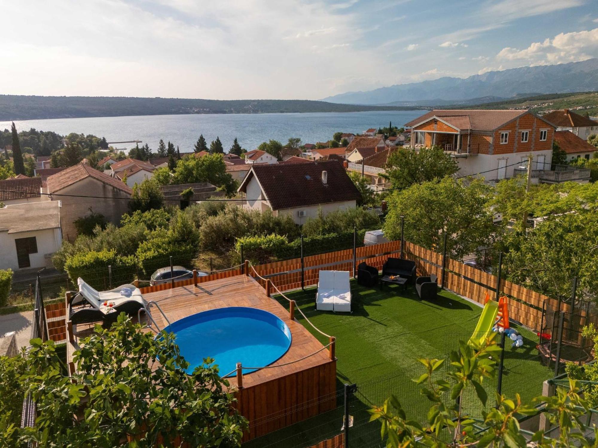 Apartments Milic - One Bedroom Apartment With Sea View And Terrace Gornji Karin Exterior foto